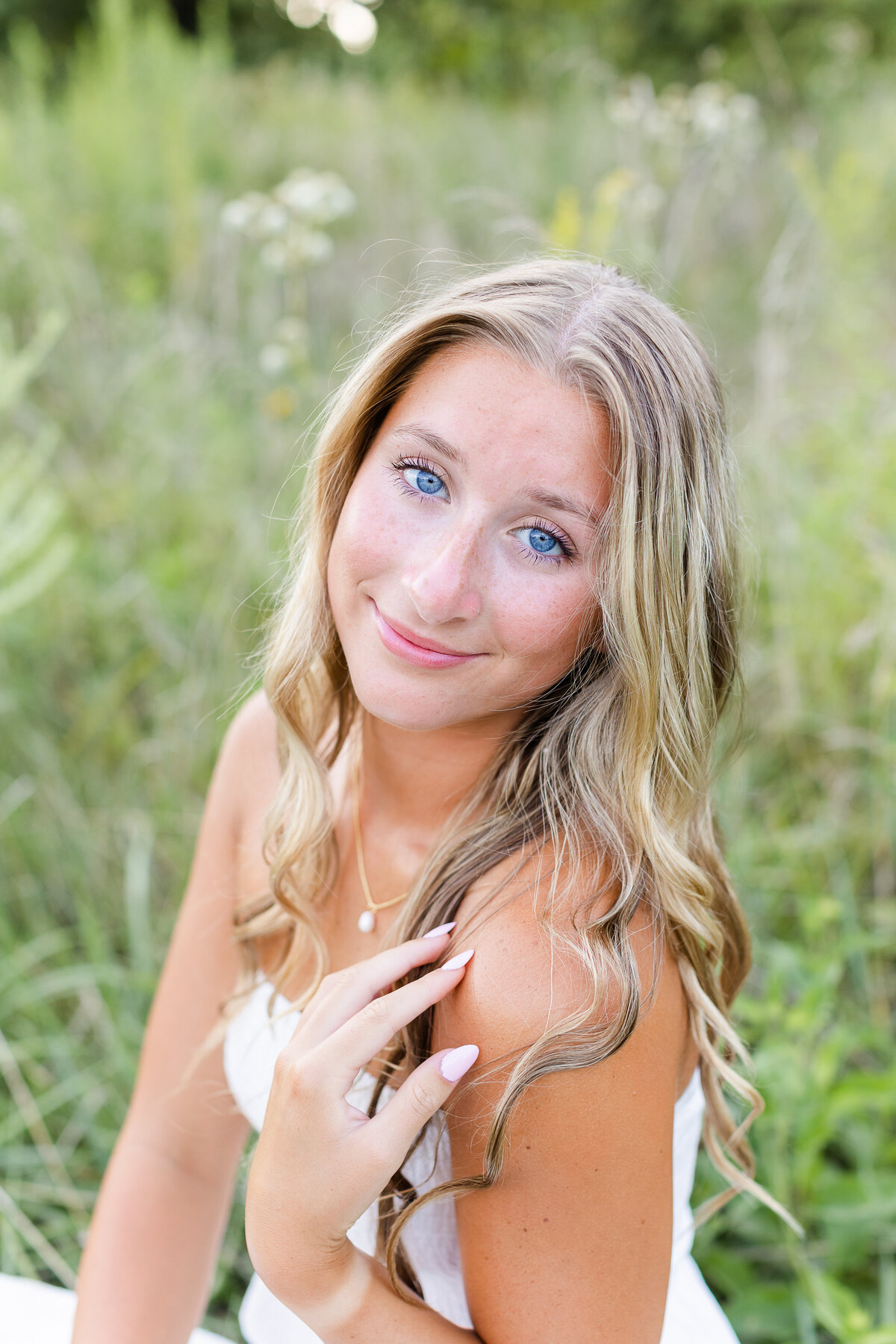 outdoor summer senior photos in Columbia Missouri