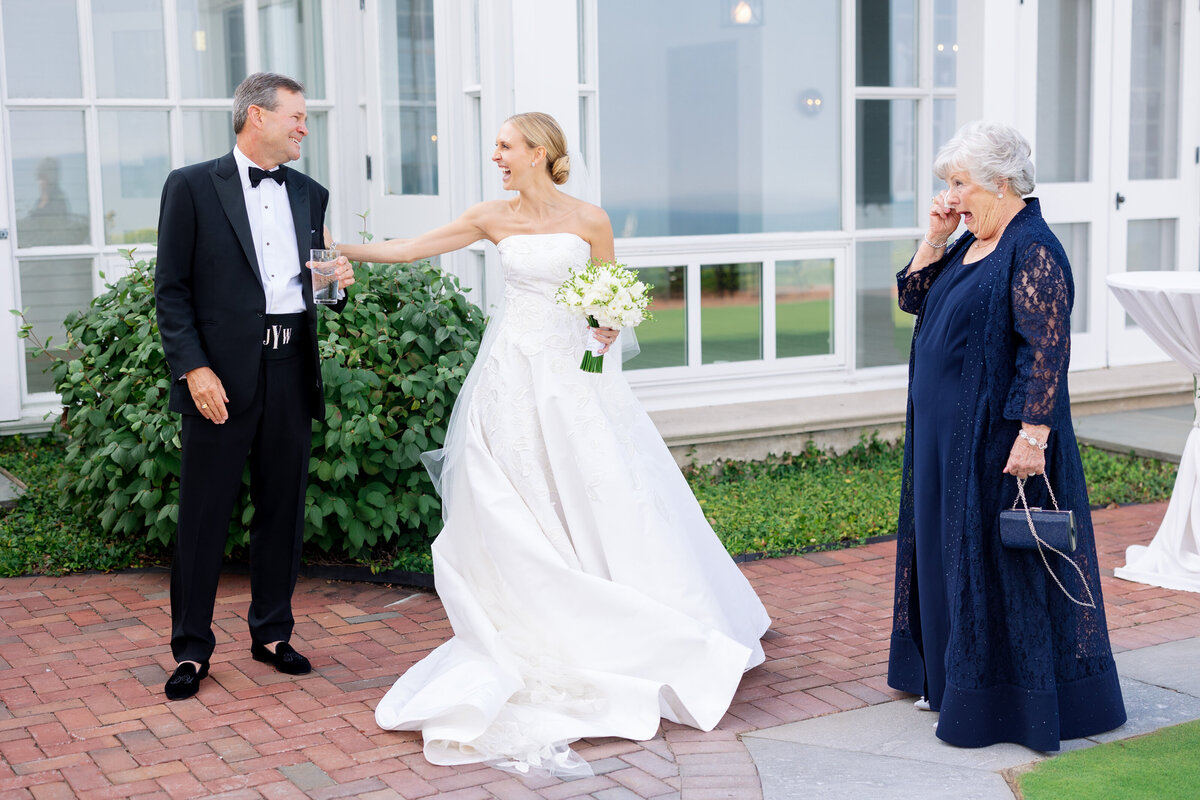 shoreacres-lake-bluff-tent-wedding-by-olivialeigh-65