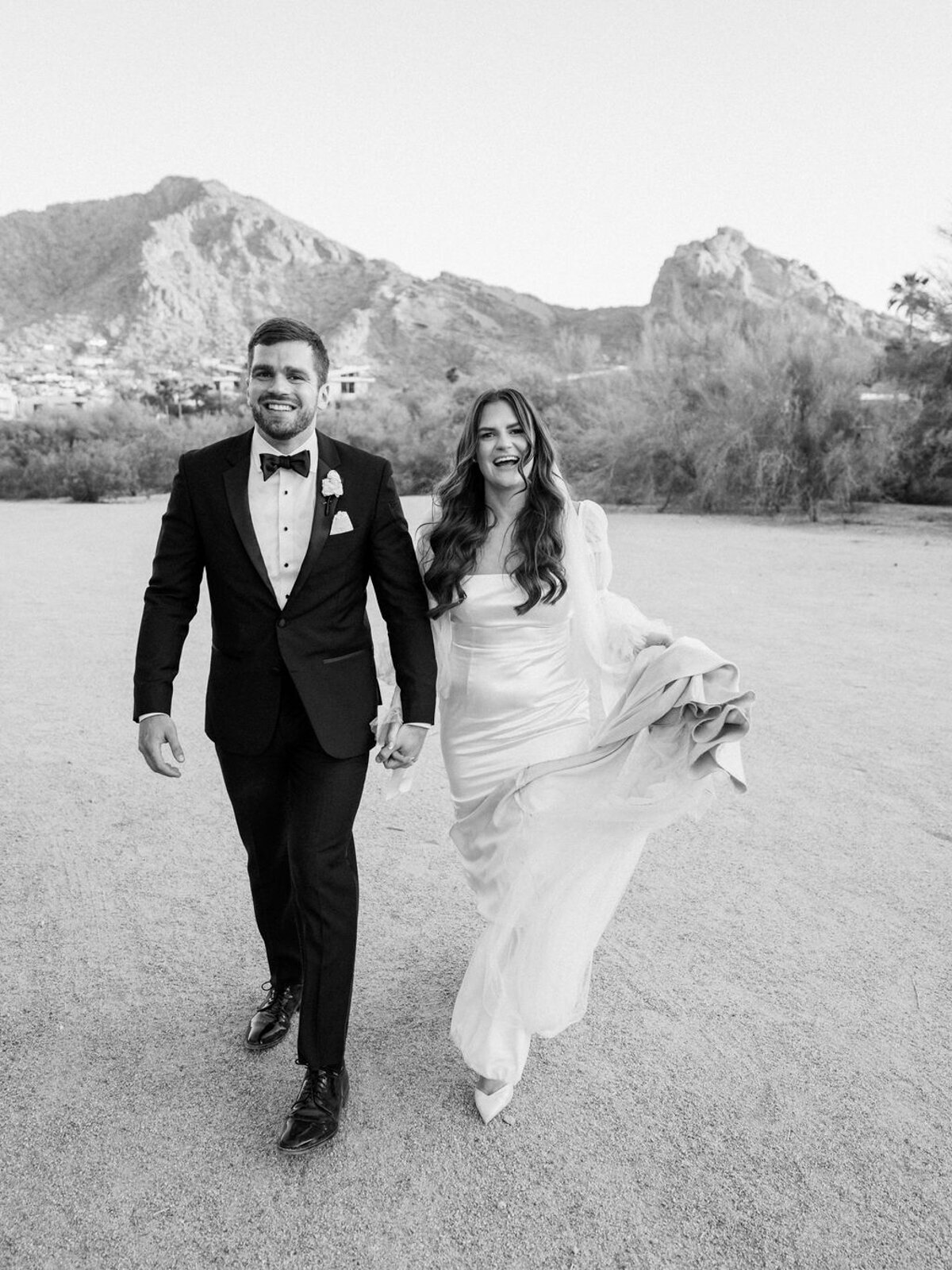 arizona-desert-wedding-couple