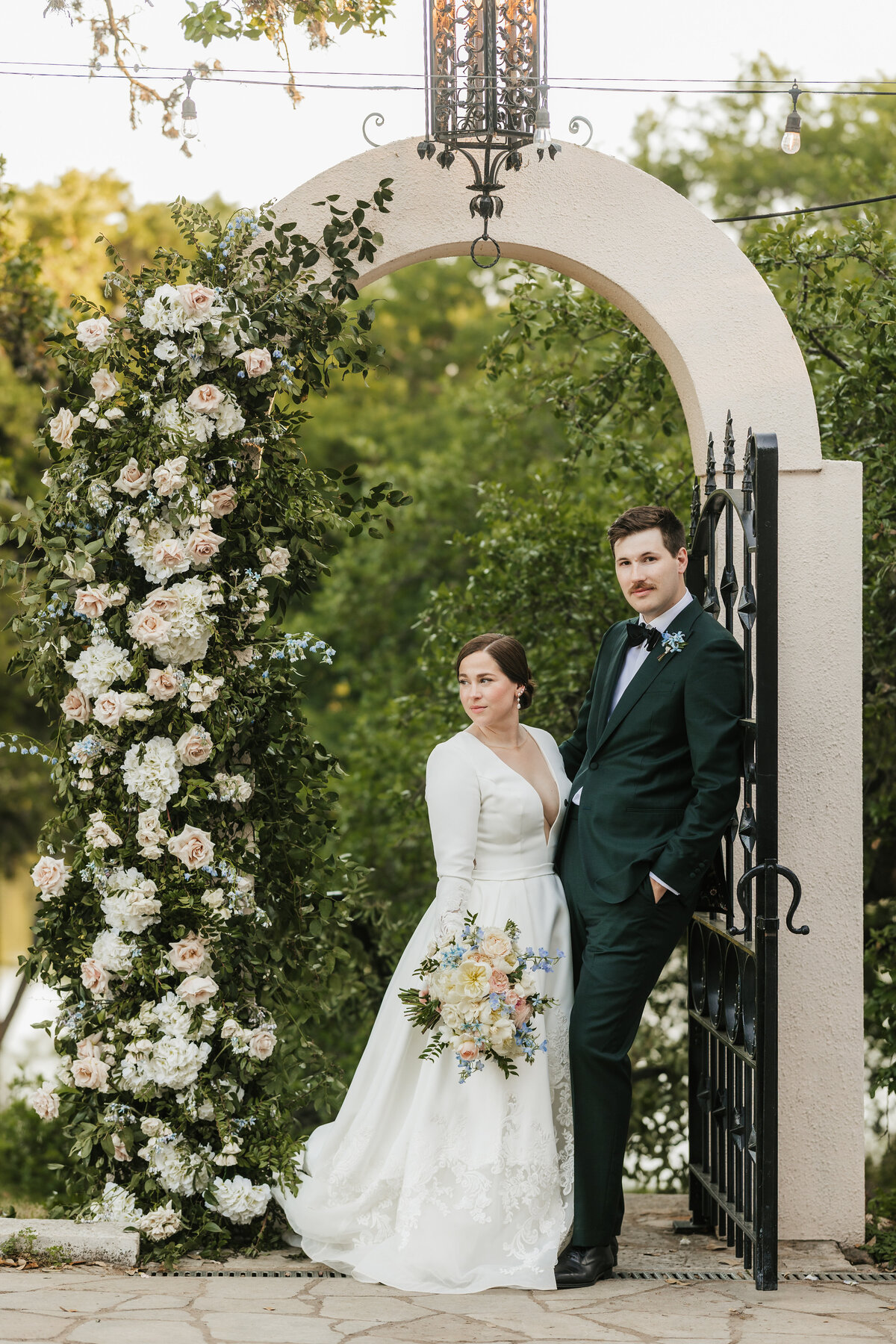 bride-and-groom-laguna-gloria