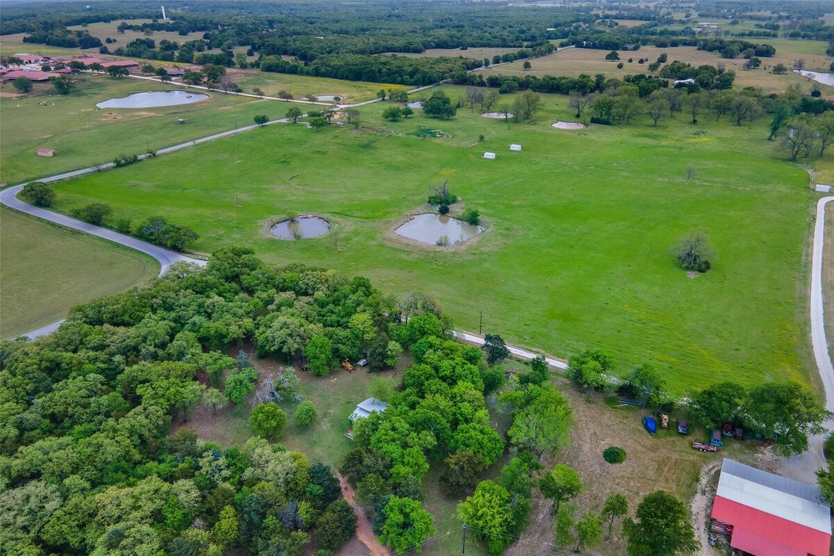 1 acre for sale in Mountain Springs Texas