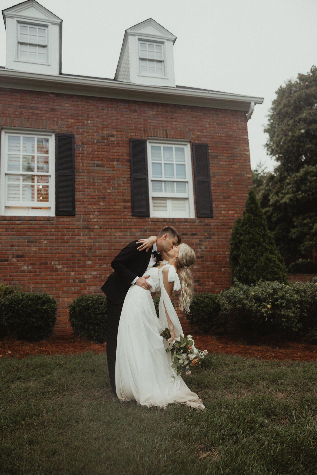 kansascitytravelingweddingphotographer-133