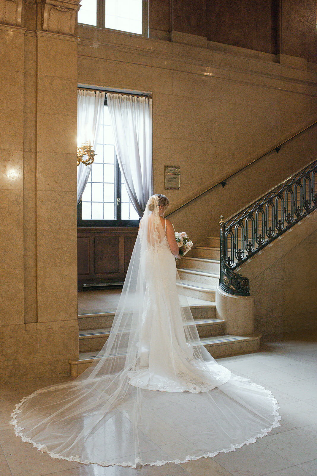 minted-photography-okanagan-kelowna-destination-wedding-photographer-rick-maria-wedding-fairmont-chateau-frontenac-quebec-13
