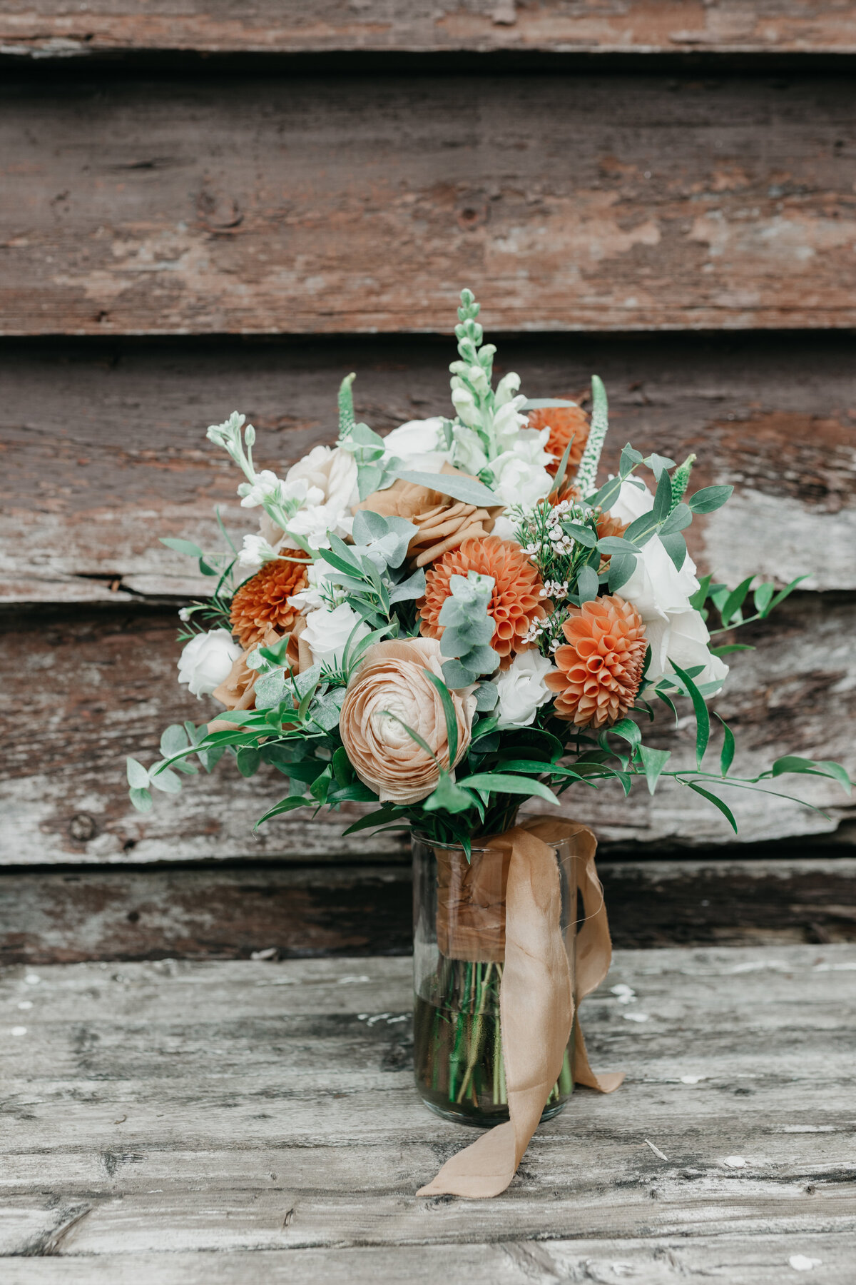 K&T Camp Bellaleo Wedding Flowers11