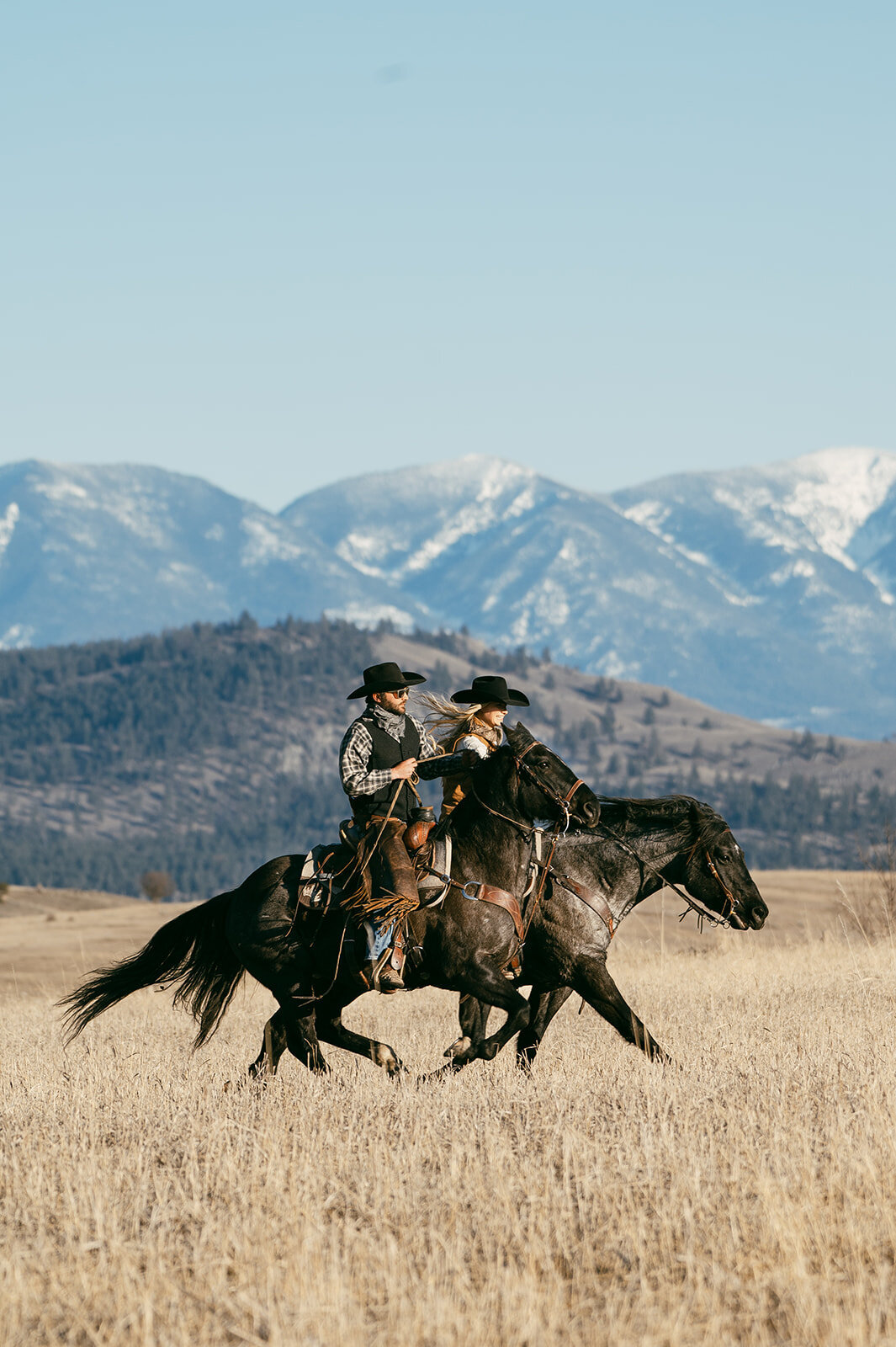 presley-gray-photo-montana-western-ranch-couples-photoshoot-1757-2