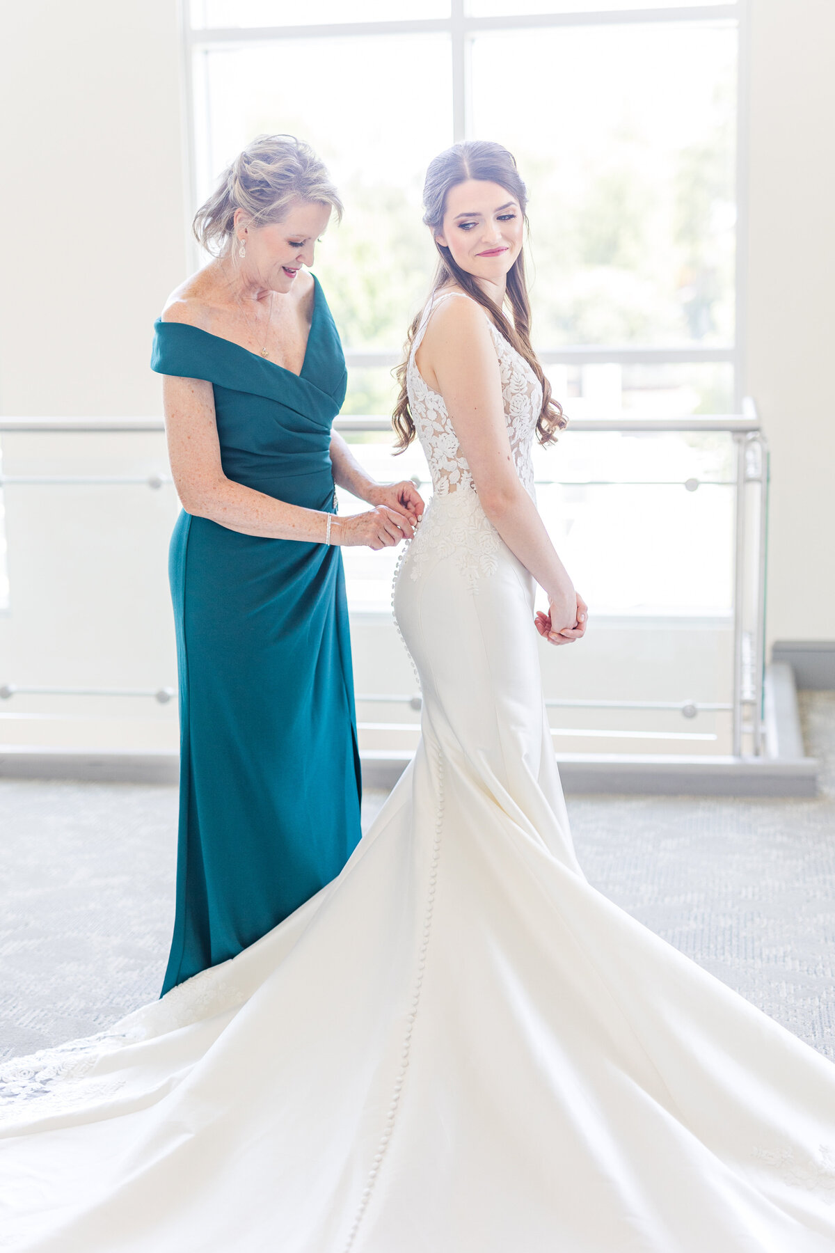 Huntsville Museum of Art Wedding - Lauren Elliott Photography - Janie & Brandon-143