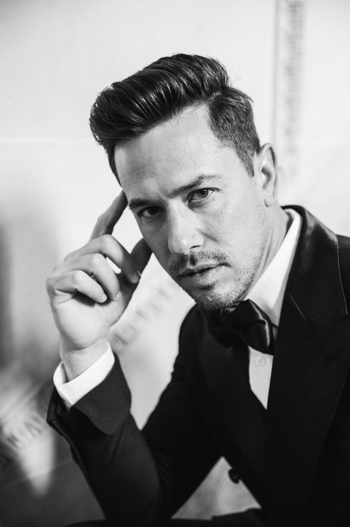 groom portrait in black and white