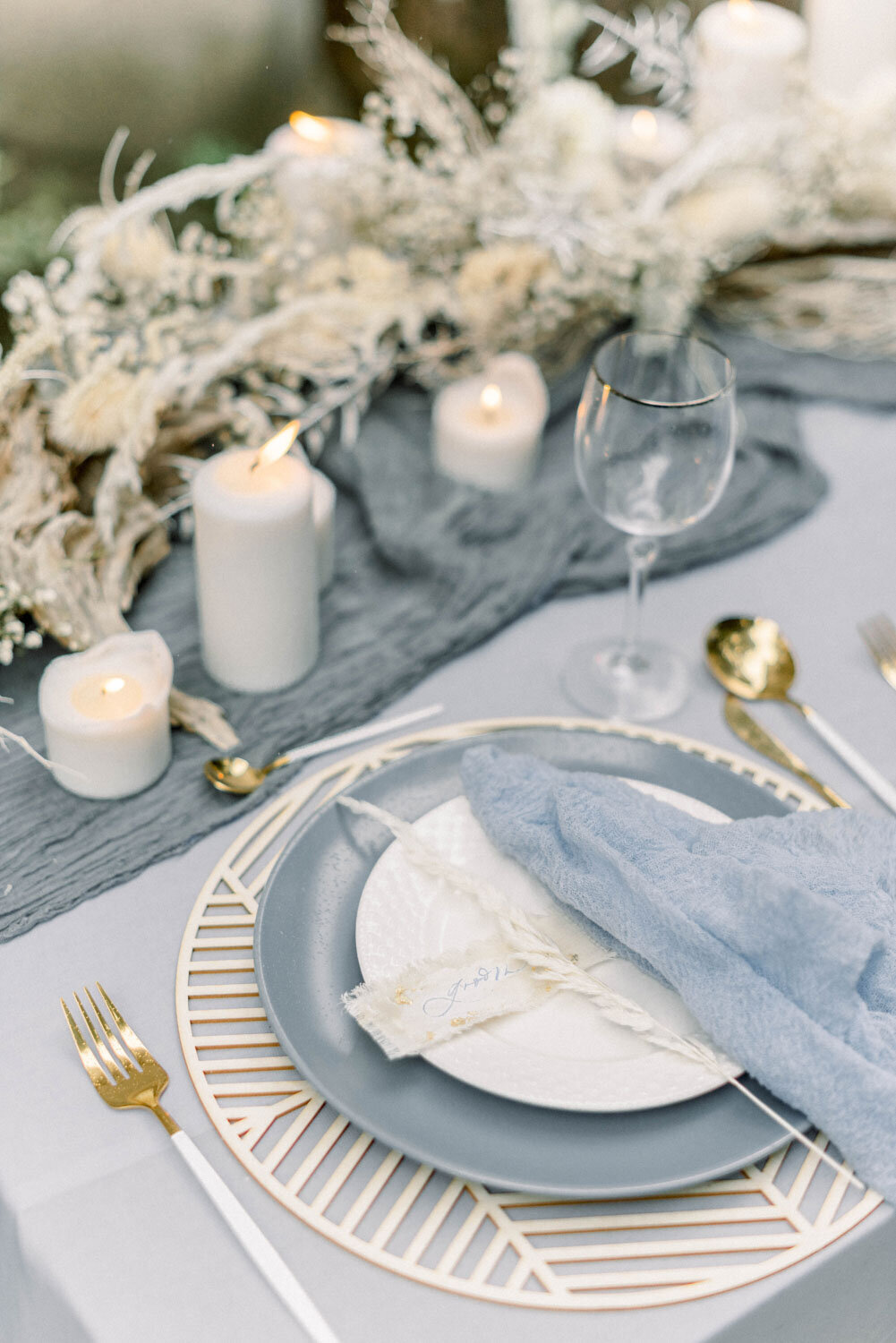 elegantní svatební stůl Zaslíbeni lásce