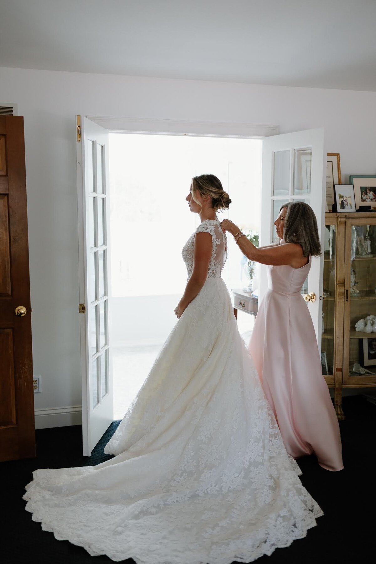 Nichole-Babiez-Photography-Dunham-woods-Geneva-Illinois-Wedding-luxury-editorial-timeless-modern-candid-bride-inspiration-chicago-photographer--10