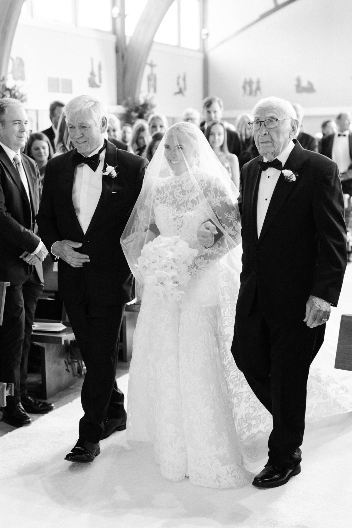 Malibu-Estate-Wedding_Malibu-Wedding_Southern-California-Wedding-Photographer_Lisa-Leanne-Photography_33