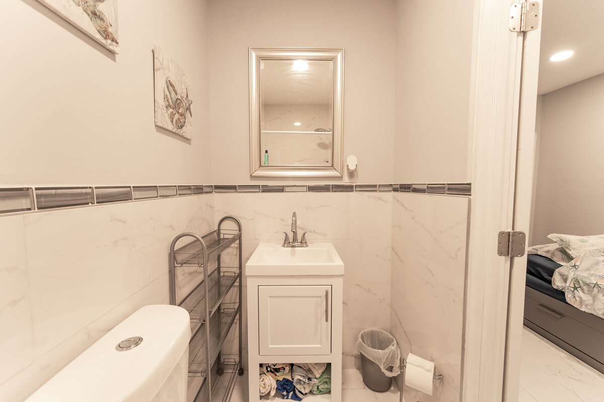 Bathroom 2 (1)