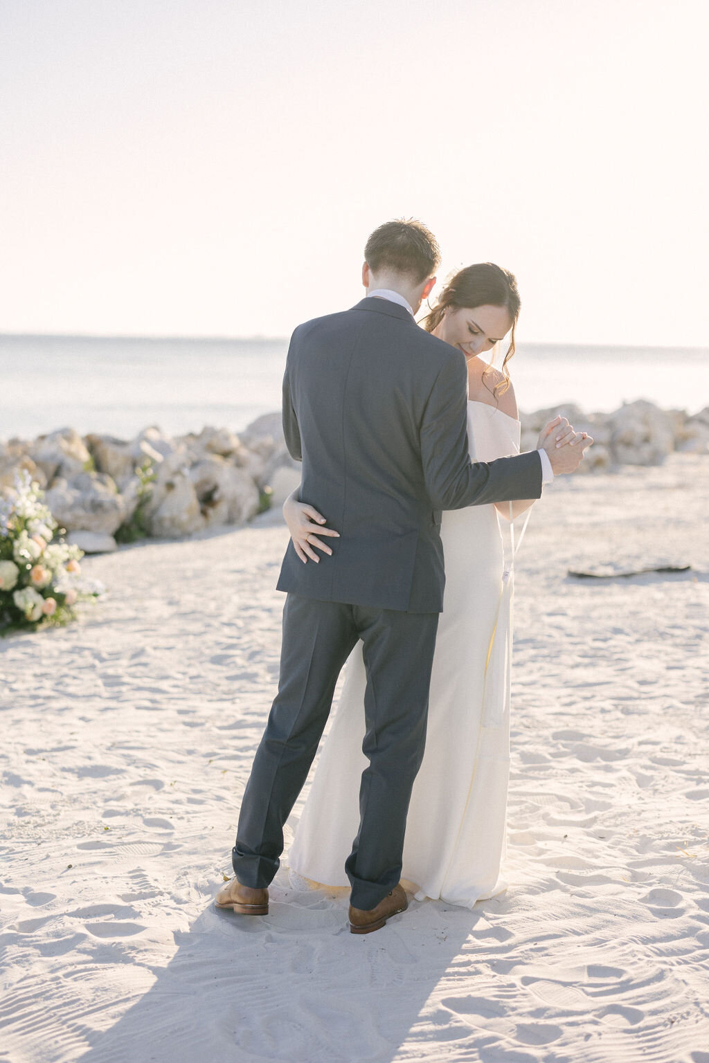 emily-plank-photo-the-current-hotel-elope-in-florida-chantilly-chic-celebrations-9