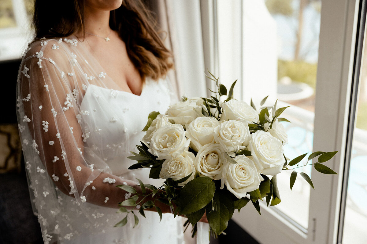 bouquet-roses-blanches-mariee