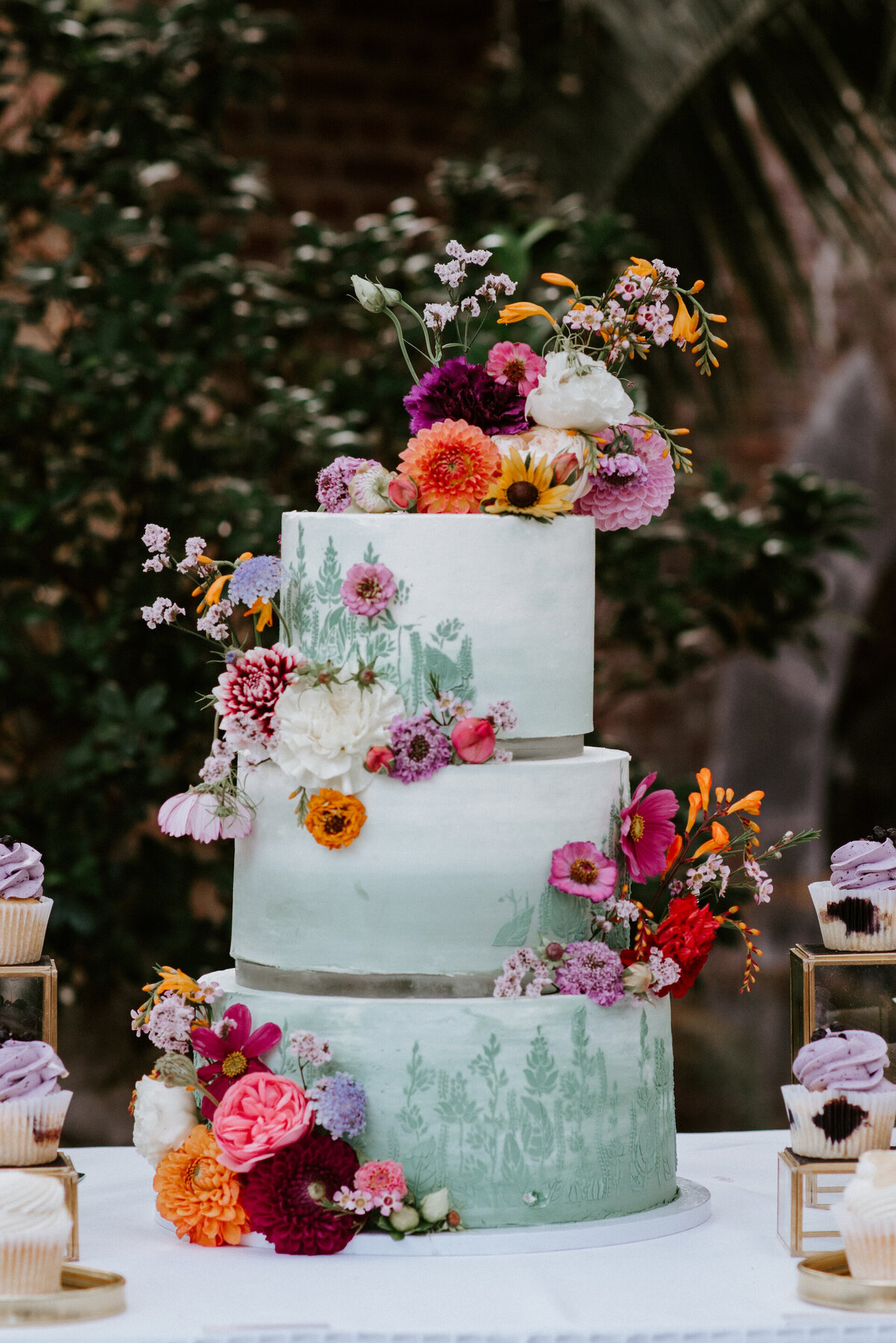 2025 Dannys Zuckerwerke Hochzeitsfotos Hochzeitstorte Hochzeitsfotograf Blumenhalle Jülich Lichtsammlerin Sarah Thelen Fotobox Aachen Köln Düsseldorf.jpg00011