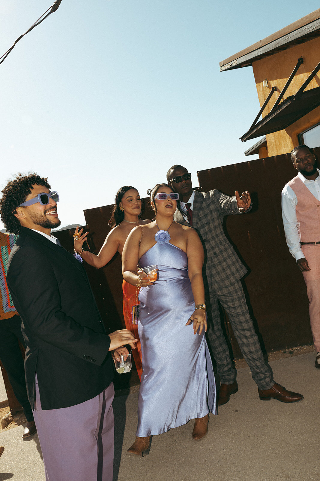 Faye-Fern-Creative-GoldenVibesPhoto-Sacred-Sands-Joshua-Tree-Wedding-Richie-James-Clara-Critchfield-Cocktail-Hour-17