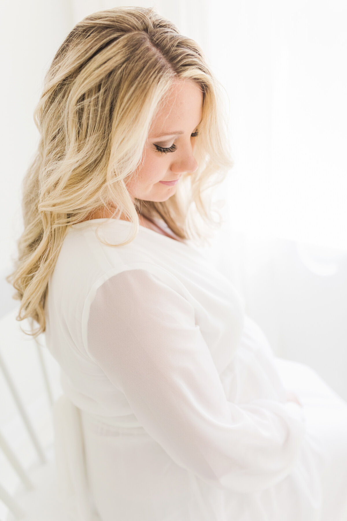 Light-Airy-Maternity-Session-19