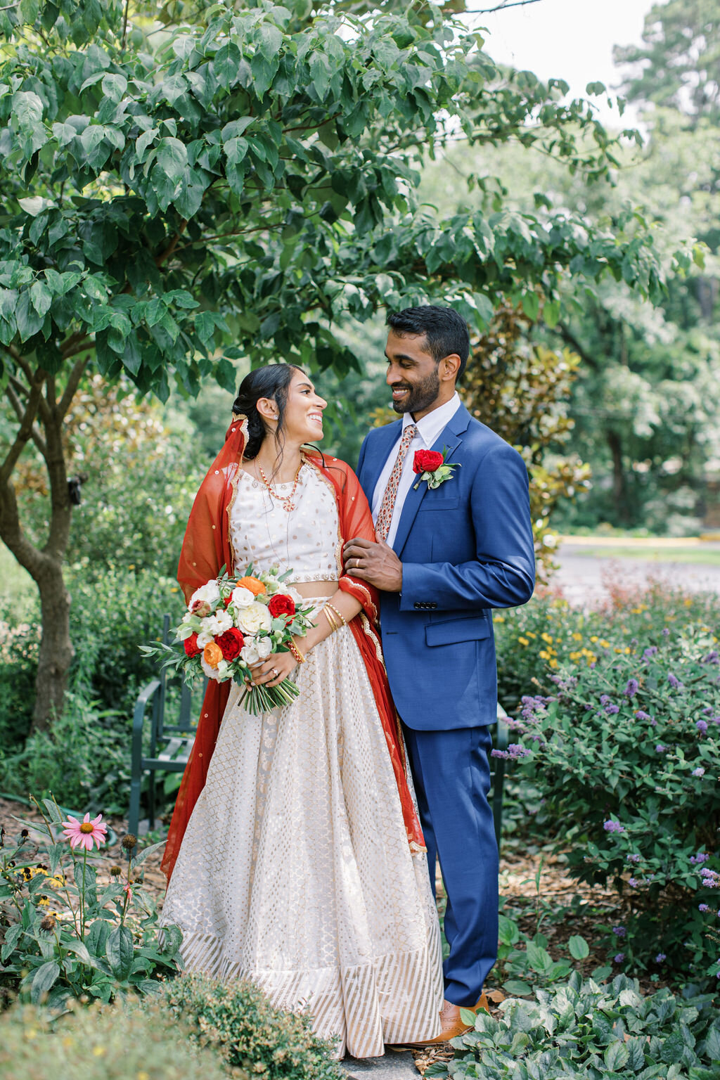 Meadowlark Botanical Garden Wedding Photos | Adela Antal Photography