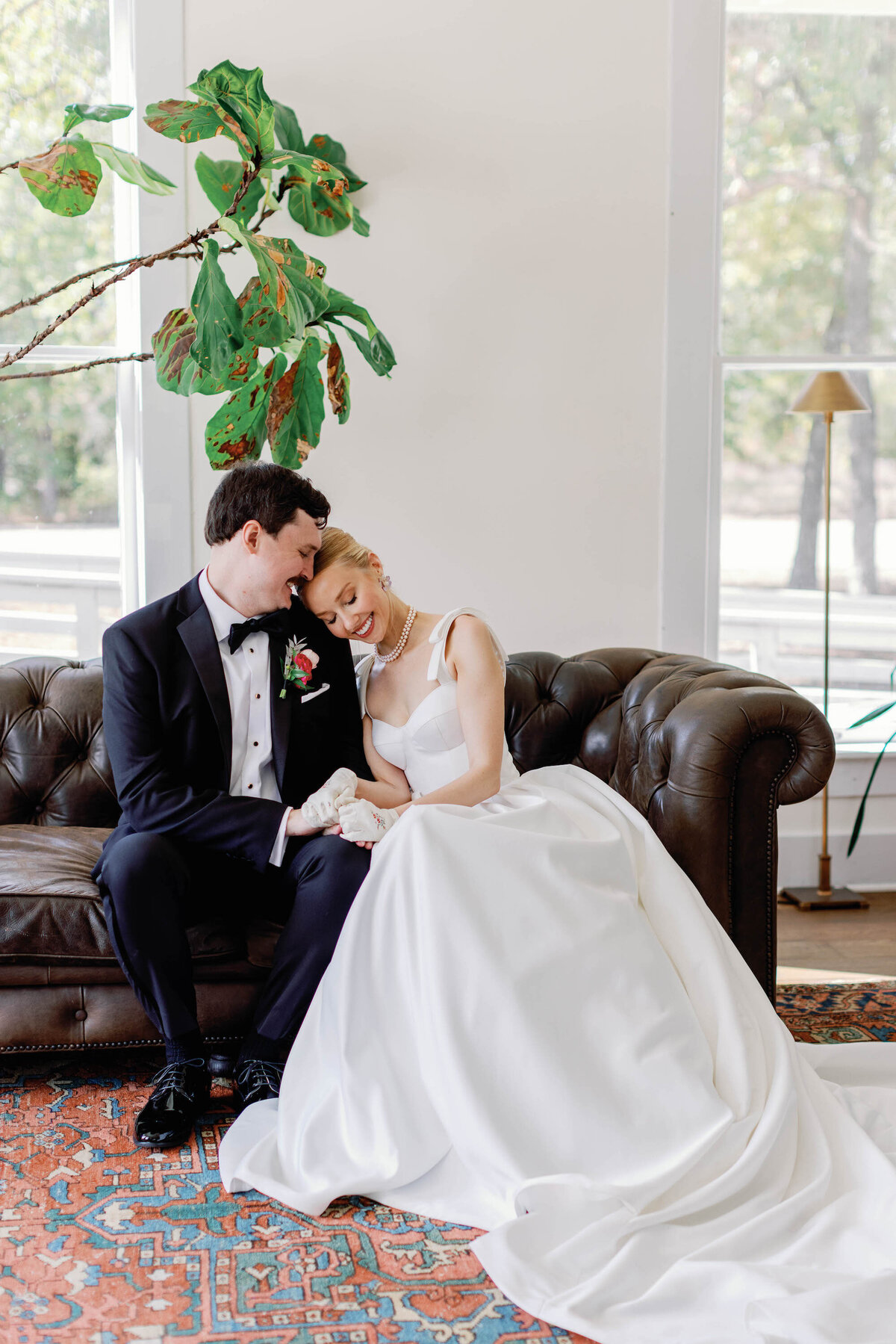 bride-and-groom-photos-at-the-grand-lady-texas-3