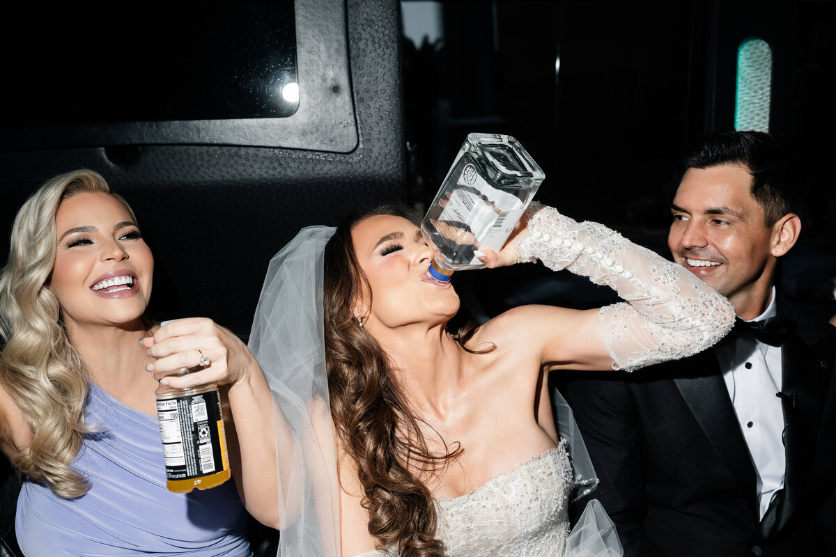 44riskyexposure_alexis-tyler_las-vegas-elopement-photography