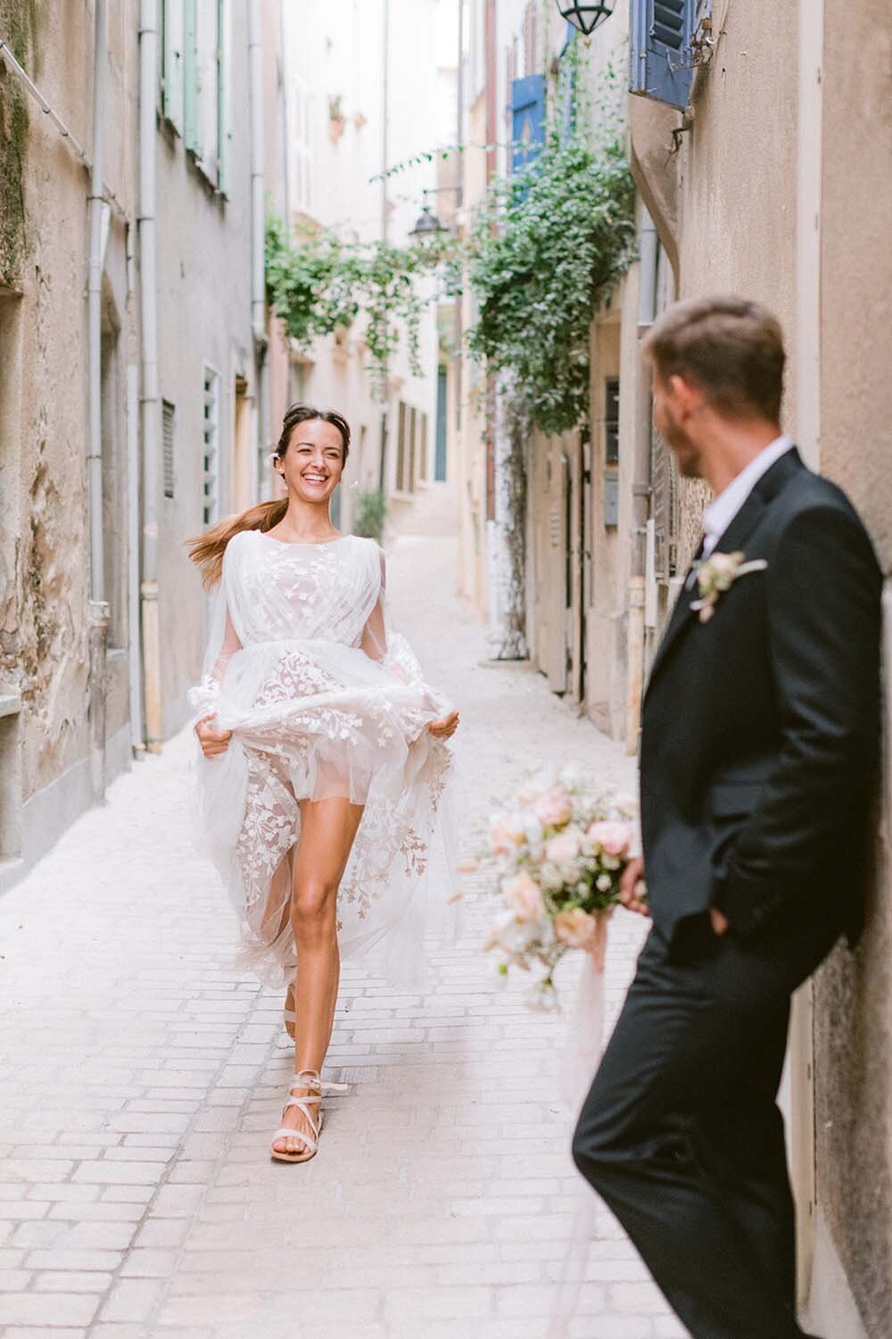 Louise Valentine bridal campaign in Saint Tropez - Veronique Lorre artistic direction - Thomas audiffren photography9
