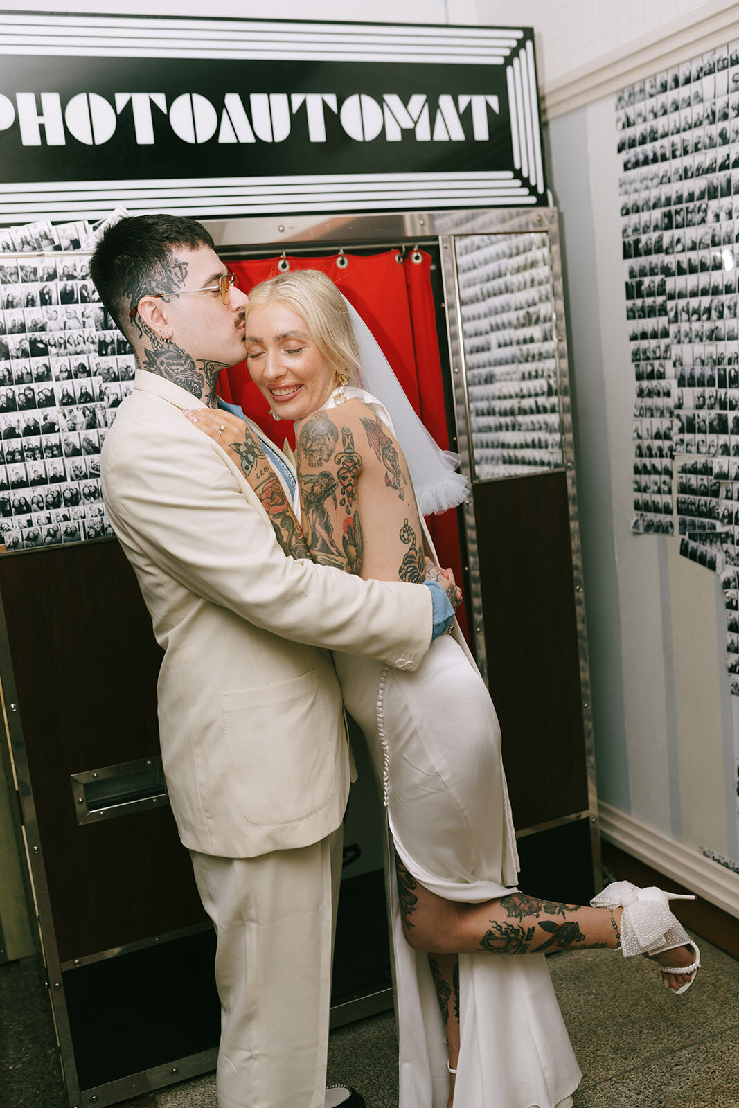 toronto-city-elopement-city-hall-edgy-nontradional-thedrake-rainy-day-cool-alternative-052