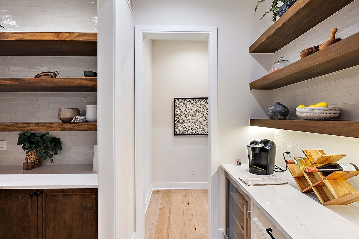 17-70802 Renata New Staging-17