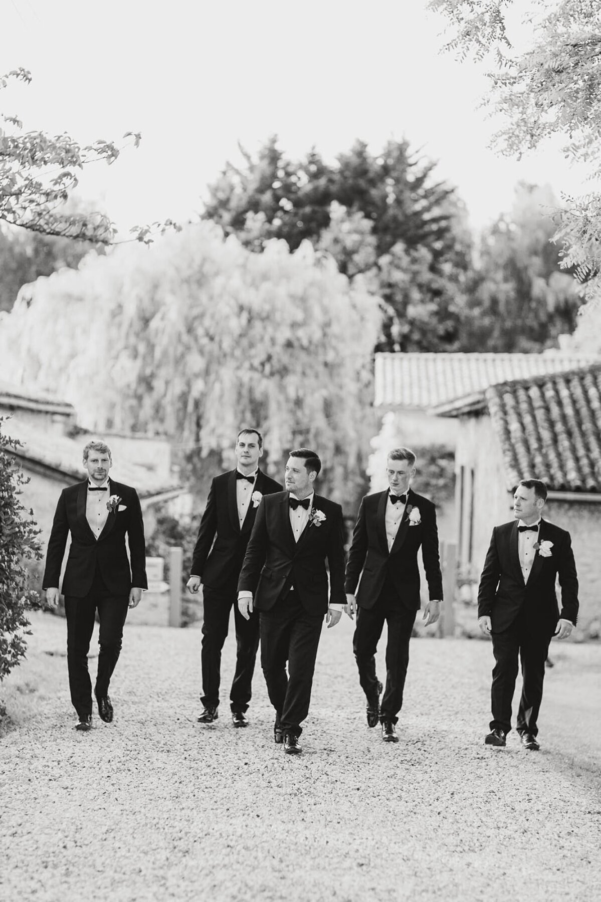 groomsmen-walking
