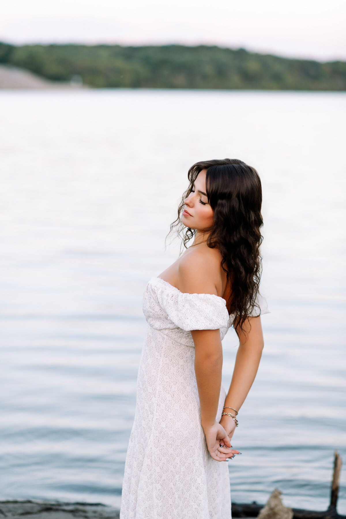 Kansas City Senior Pictures at a lake