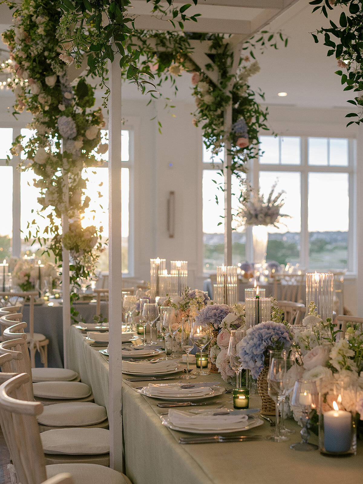 Kate_Murtaugh_Events_Cape_Cod_wedding_planner_reception_headtable_trellis