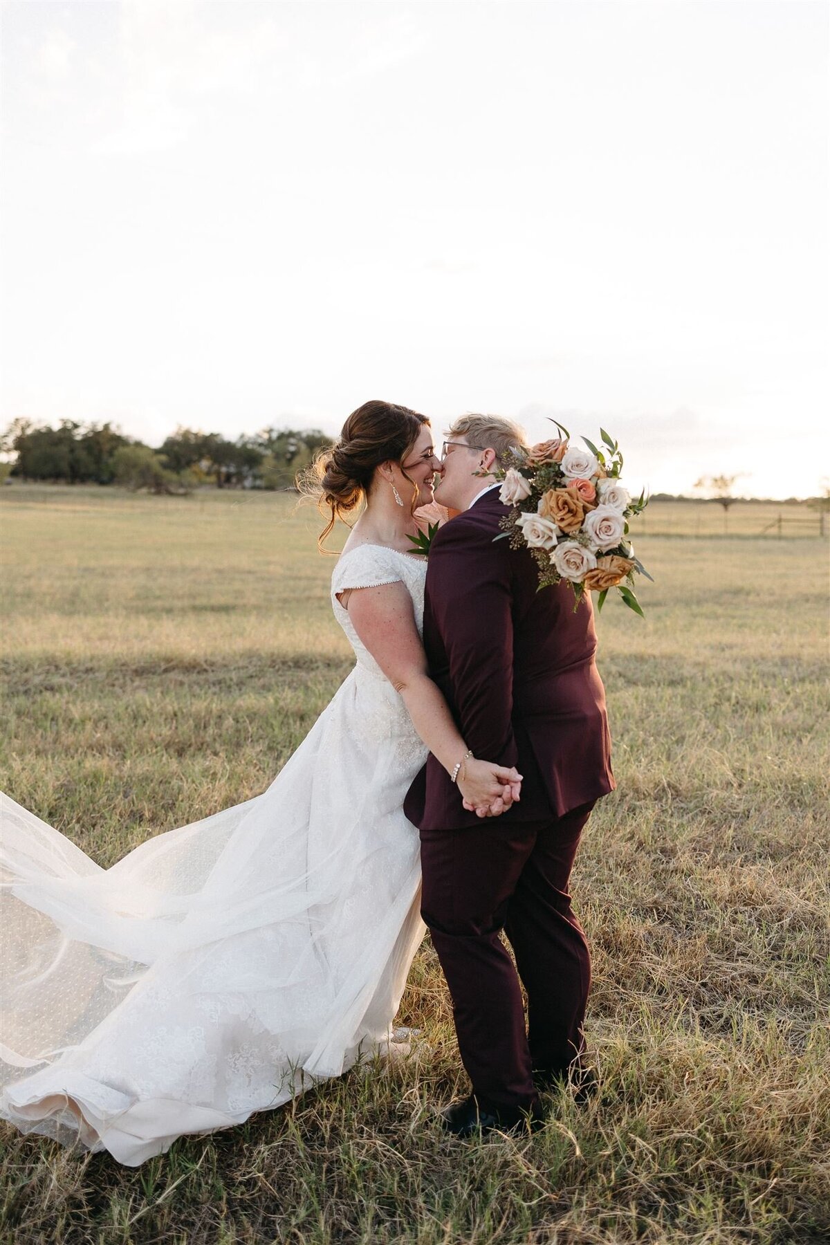 Fredericksburg-texas-lesbian-wedding-by-leah-thomason-110