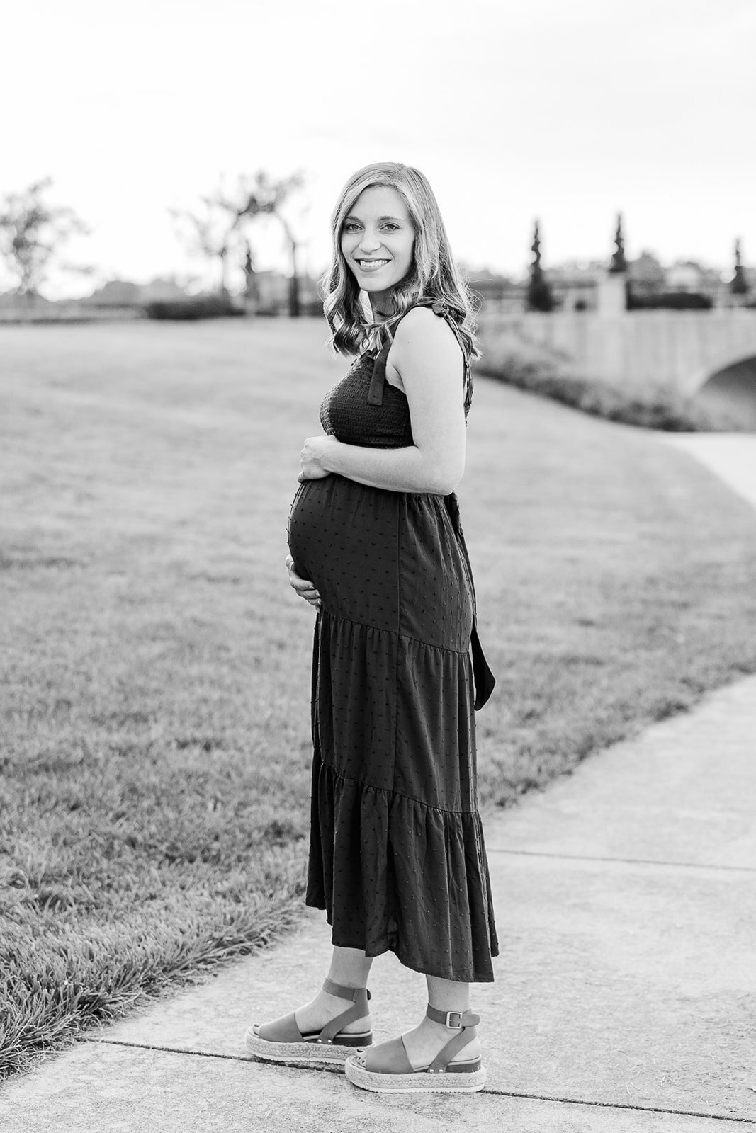 2023 Maternity Session _ Cox Hall Gardens_Alexis Fox Photography + Maternity Session + Cox Hall Gardents + Carmel + Indiana (9 of 24)