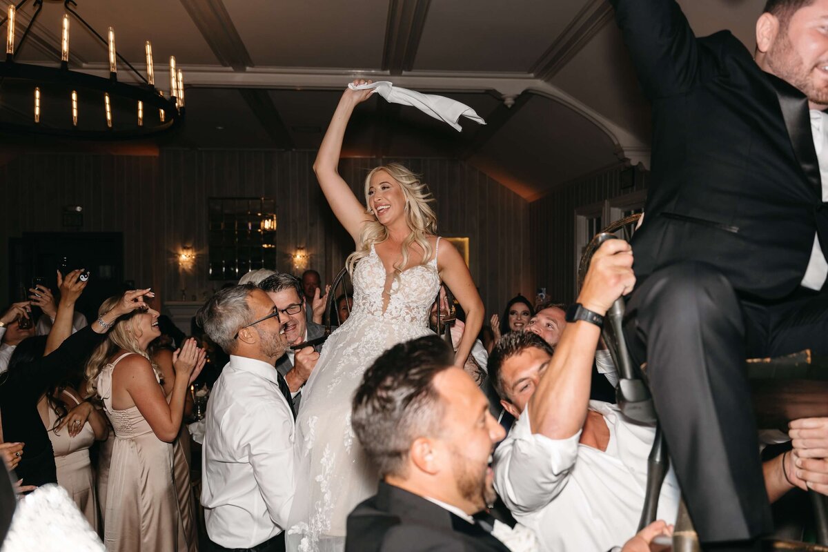 the-lodge-at-malibou-lake-modern-wedding-5