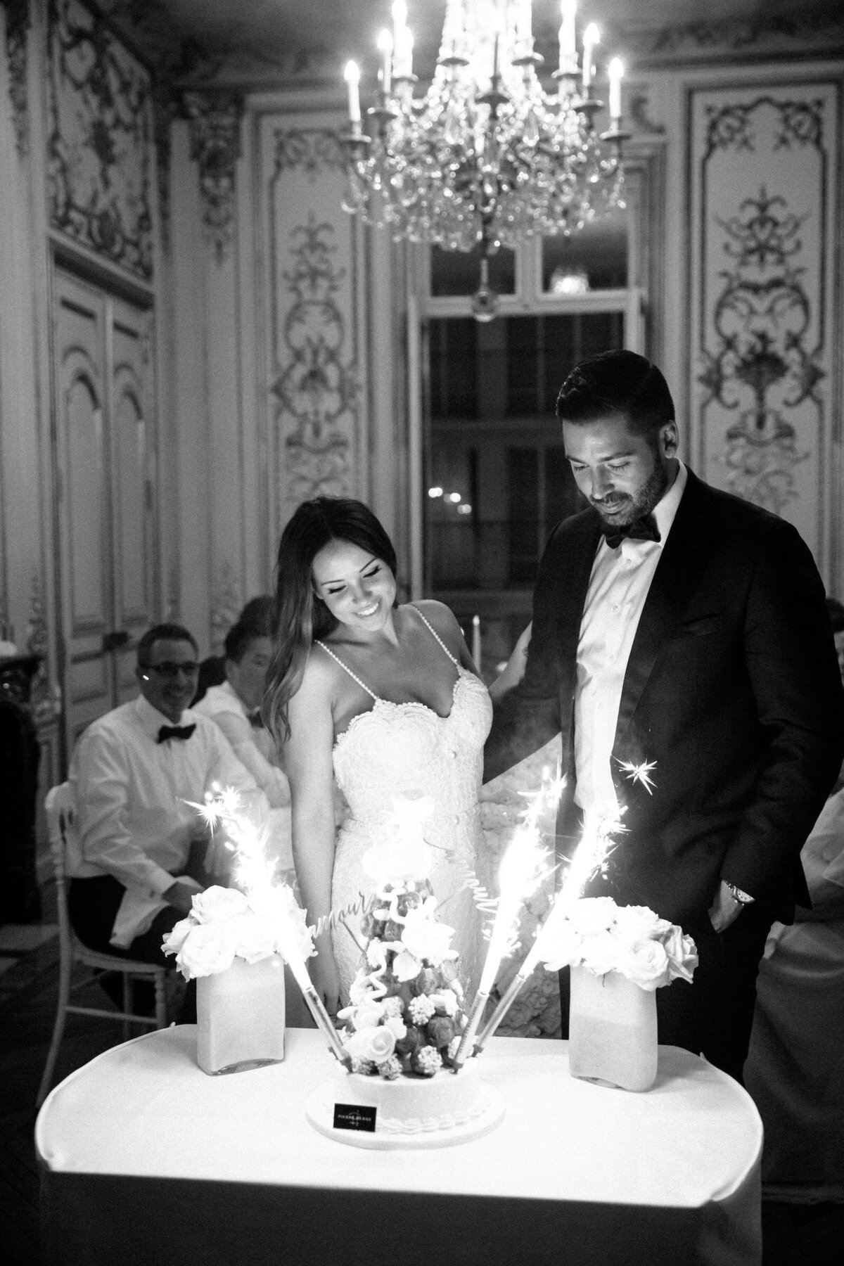 chapelle-expiatoire-luxury-wedding-phototographer-in-paris (5 of 53)