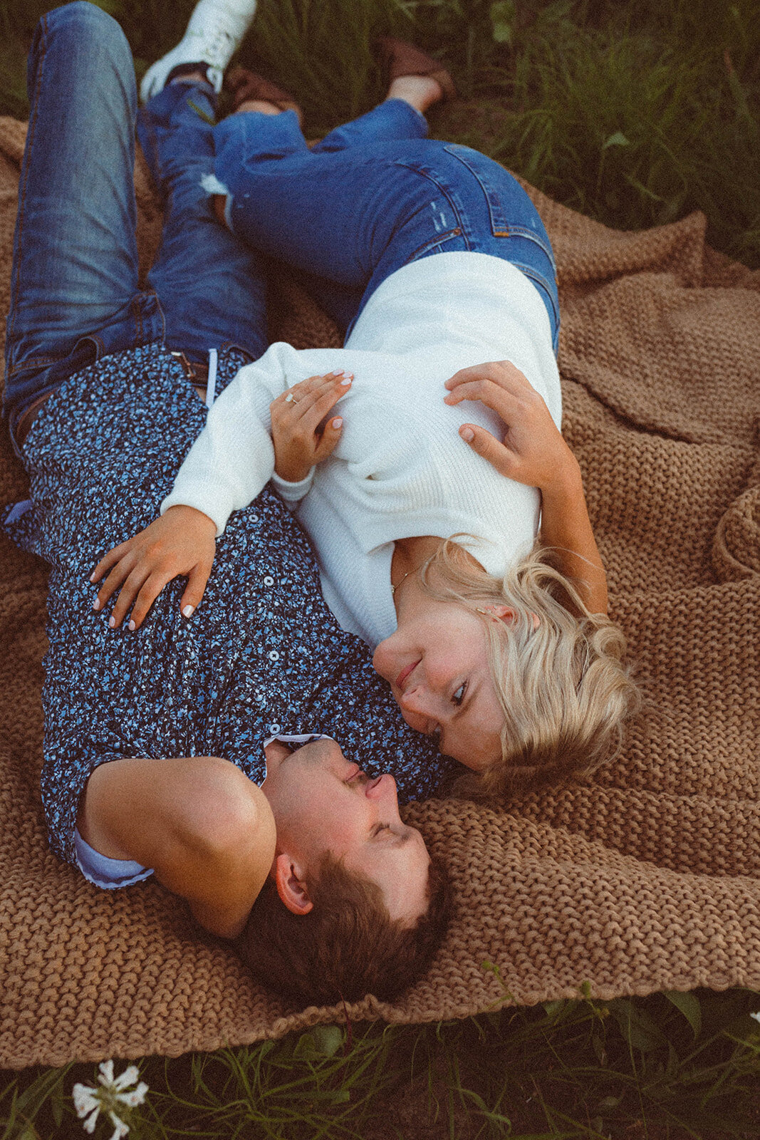 Runge-Prairie-Engagement-Shoot-Wildflowers-Missouri-240518-0159