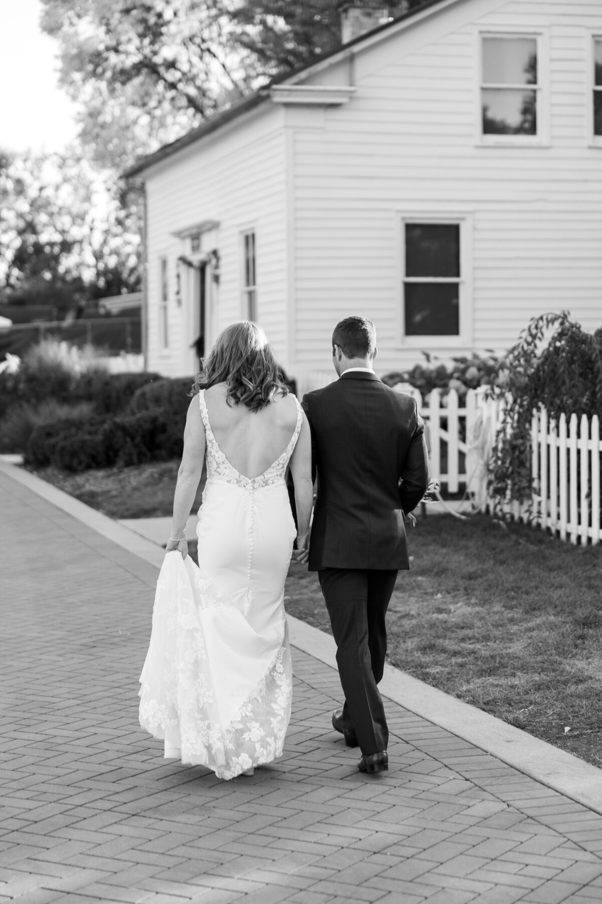 perfect-fall-wedding-in-downtown-naperville-83