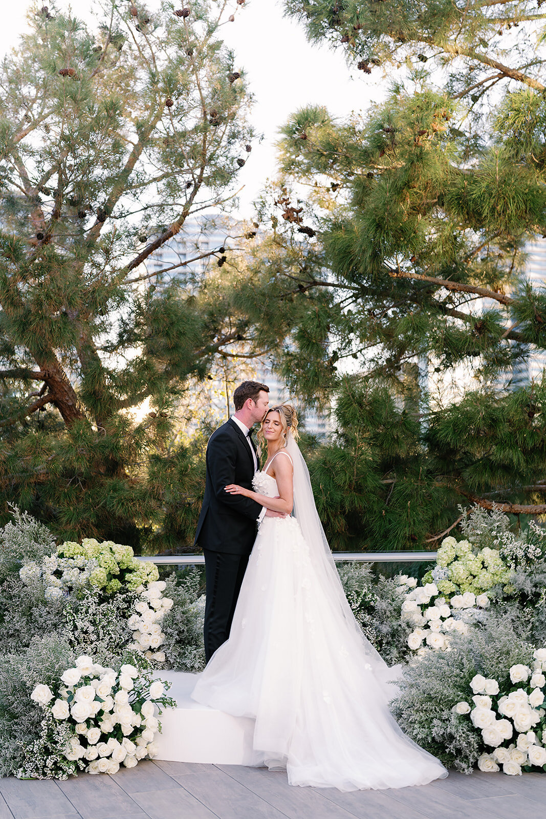 Modern-spring-wedding-ceremony-blue-green-aria-las-vegas (1468 of 2547)