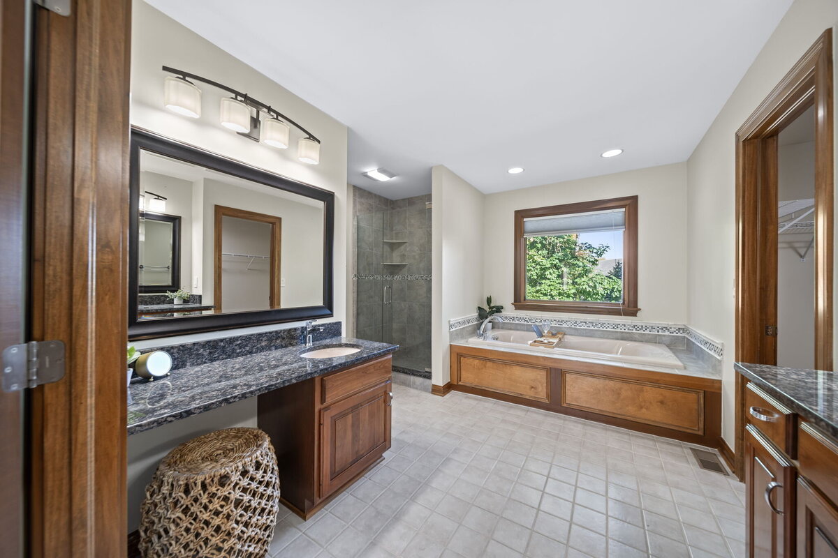 56-web-or-mls-A7407472