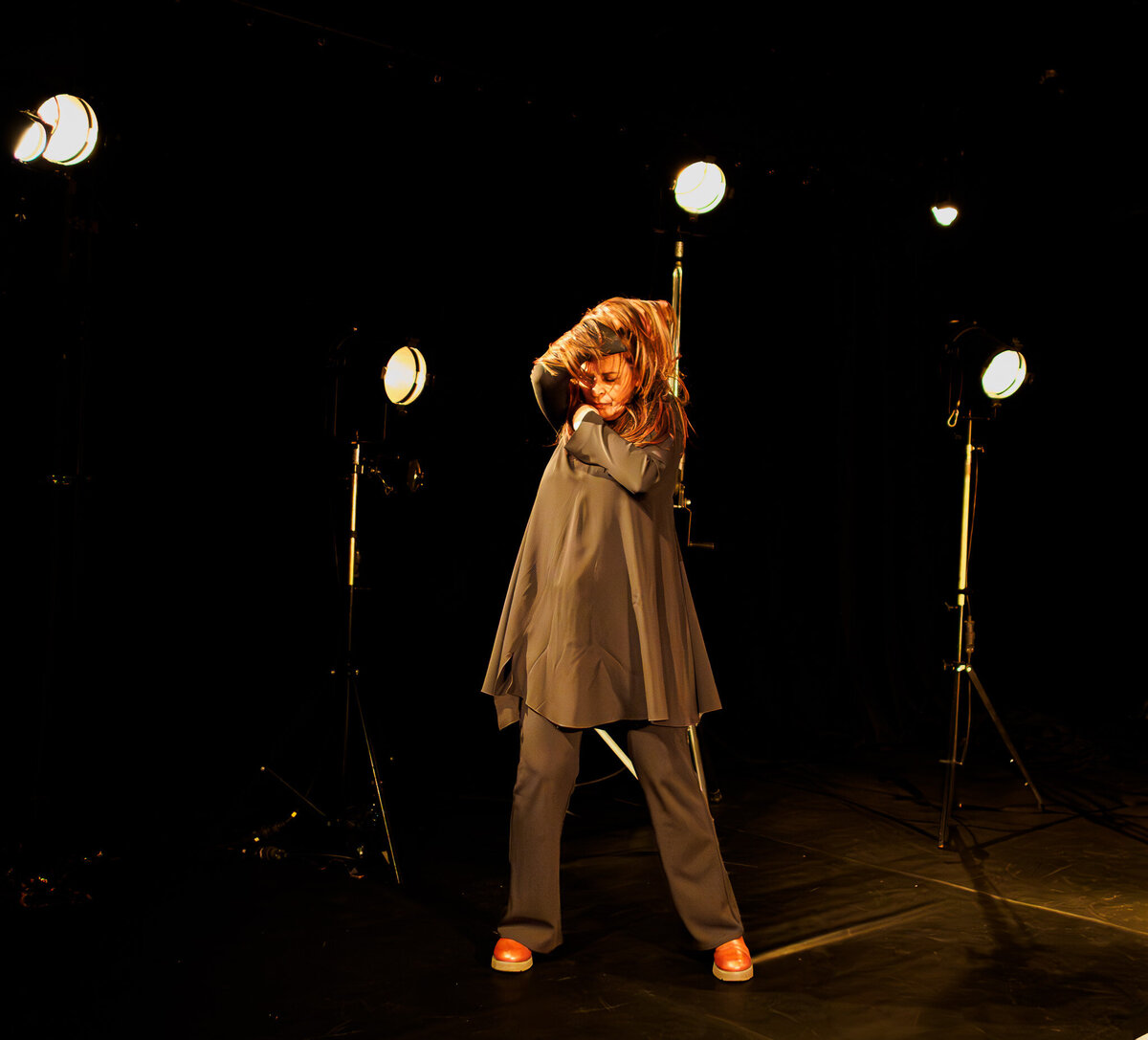 LA FILLE QUI SE SAUVE Cie Amonime TexteCléa Pétrolesi et Catherine Le Hénan_1270070-Enhanced-NR