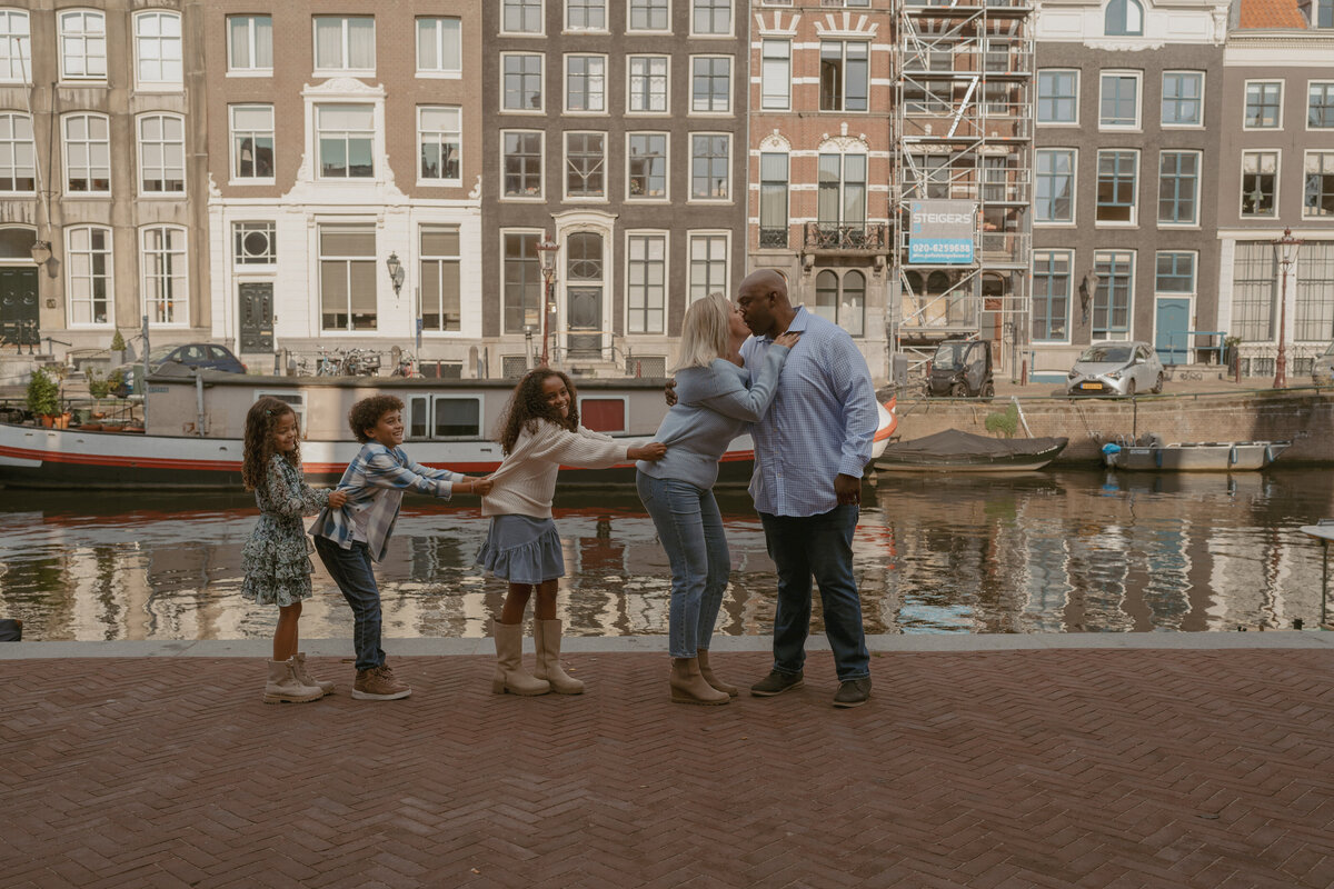 family-photoshoot-amsterdam-couple-photographer-amsterdam-inhousecapture-13