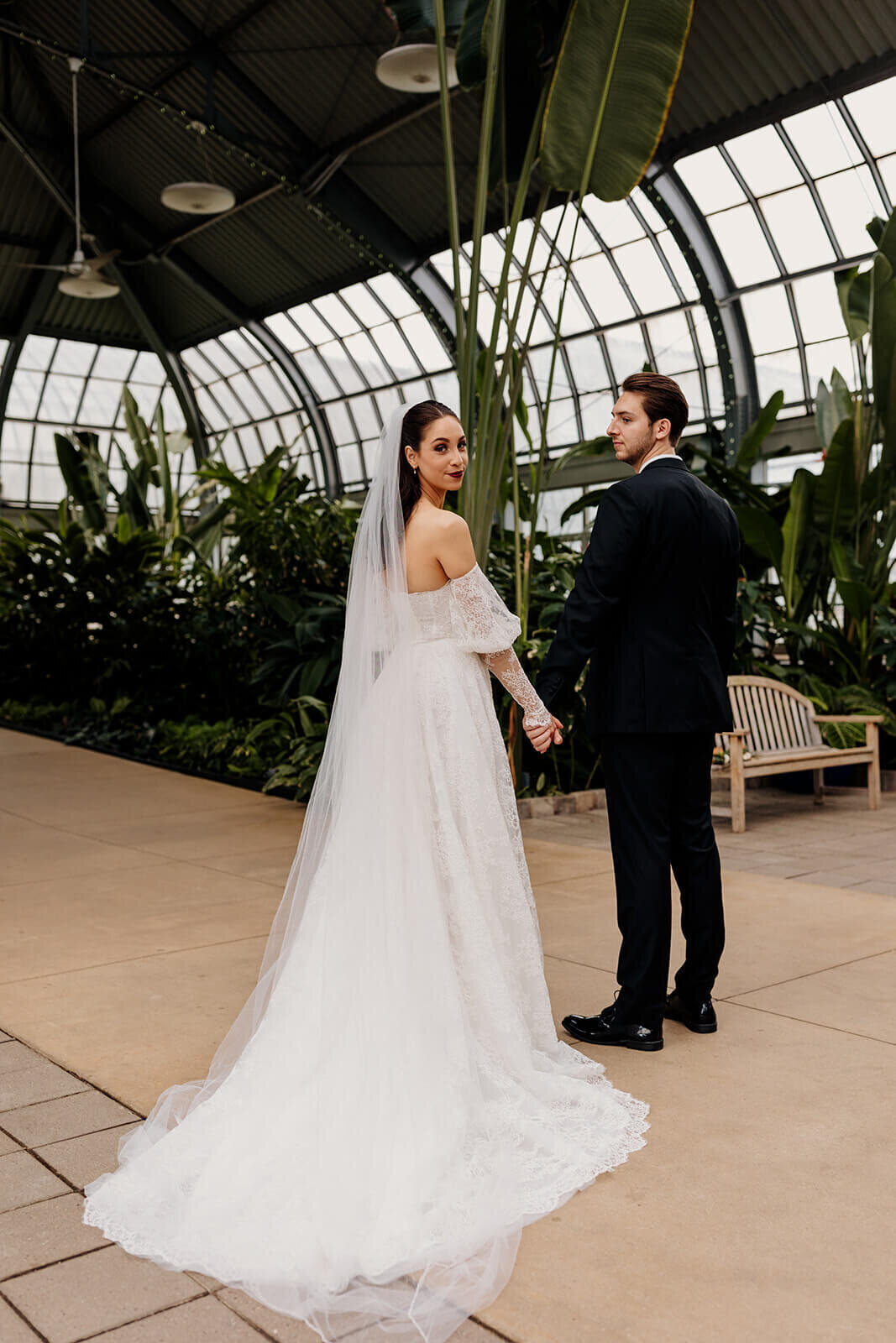 wilman-botanical-gardens-downtown-chicago-wedding-modern-007