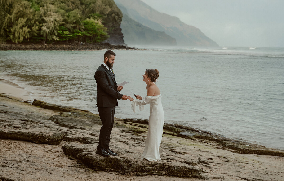 Hawaii elopement photographer-002