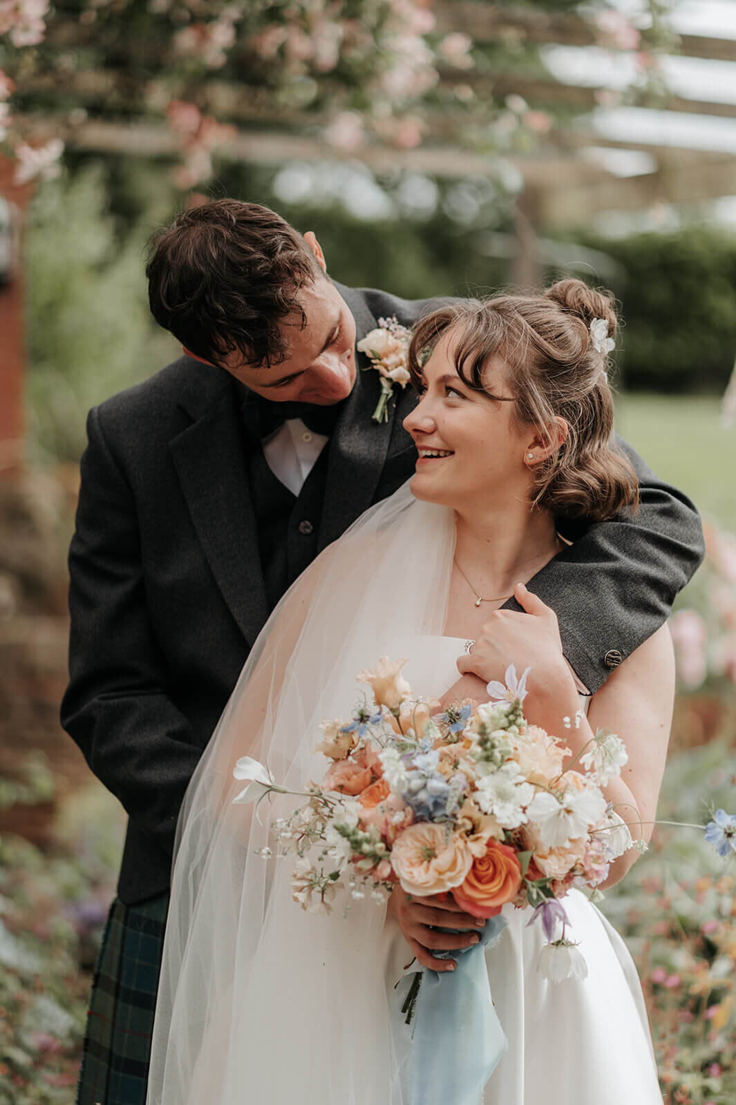 Issy-and-Bella-Floral-Design-Wedding-Florist-Herefordshire-Dewsall-Court-S-J53