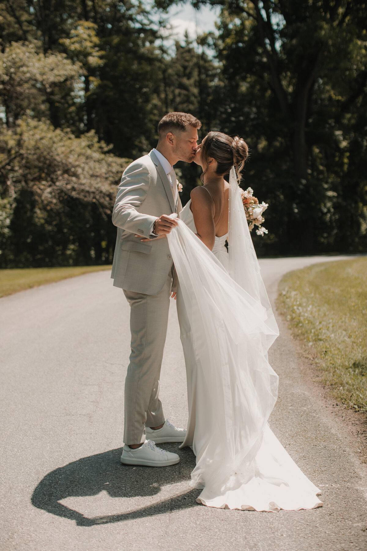 brooke-max-wedding-ancaster-summer-vintage-romantic-tamahaac-club-hamilton-150