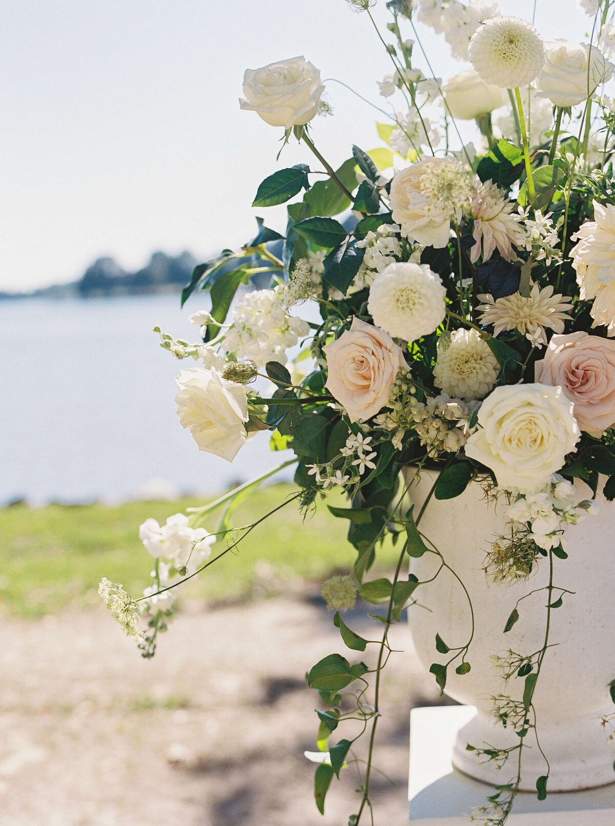 nikki-mark-springvale-floral-wedding-ceremony