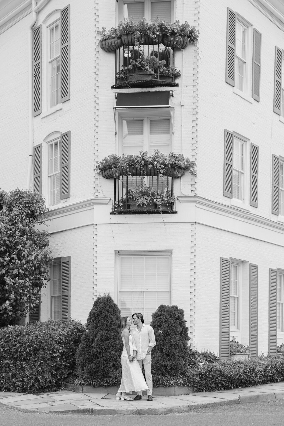 Elizabeth-Connor-Engagement-Portraits-Erin-Belles-Photography-2024-38