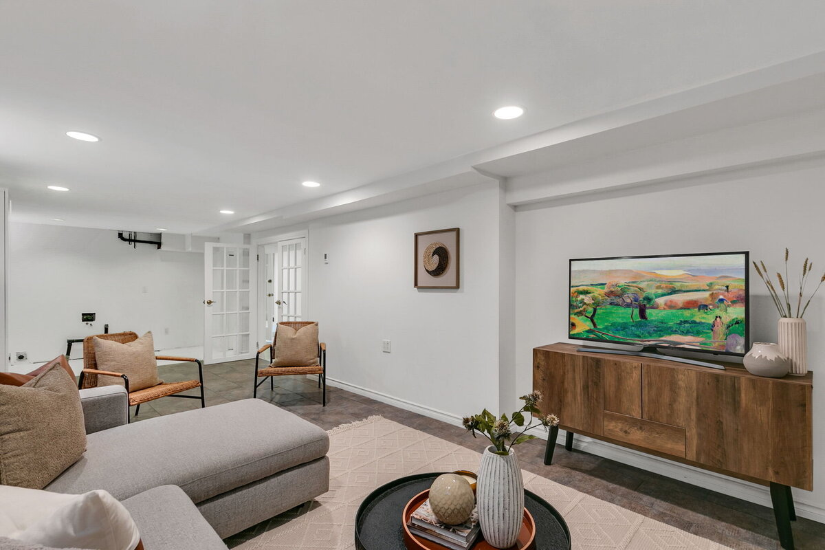 60-web-or-mls-60_007_Lower Level