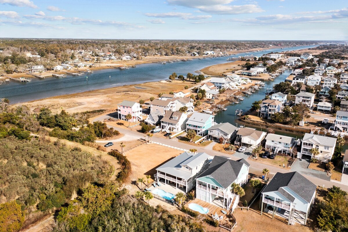 Luxury-Beach-Rentals-Holden-Beach-NC28-waterway
