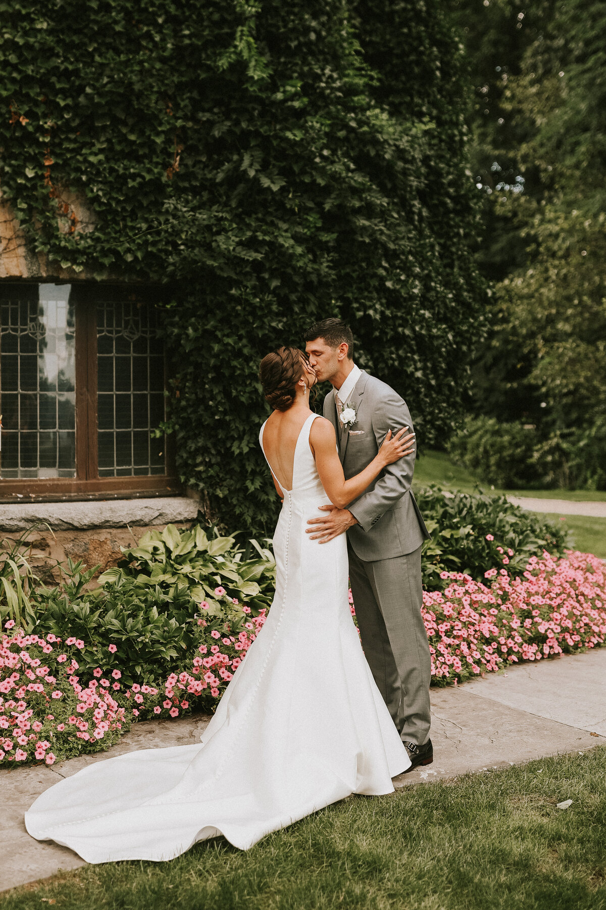 first-look-connecticut-wedding