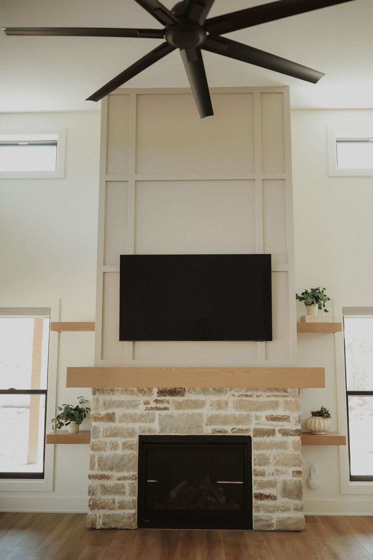 500-Livingroom-Waukee-Central-Iowa-Custom-Home-JRL-Builders-3F1A9741