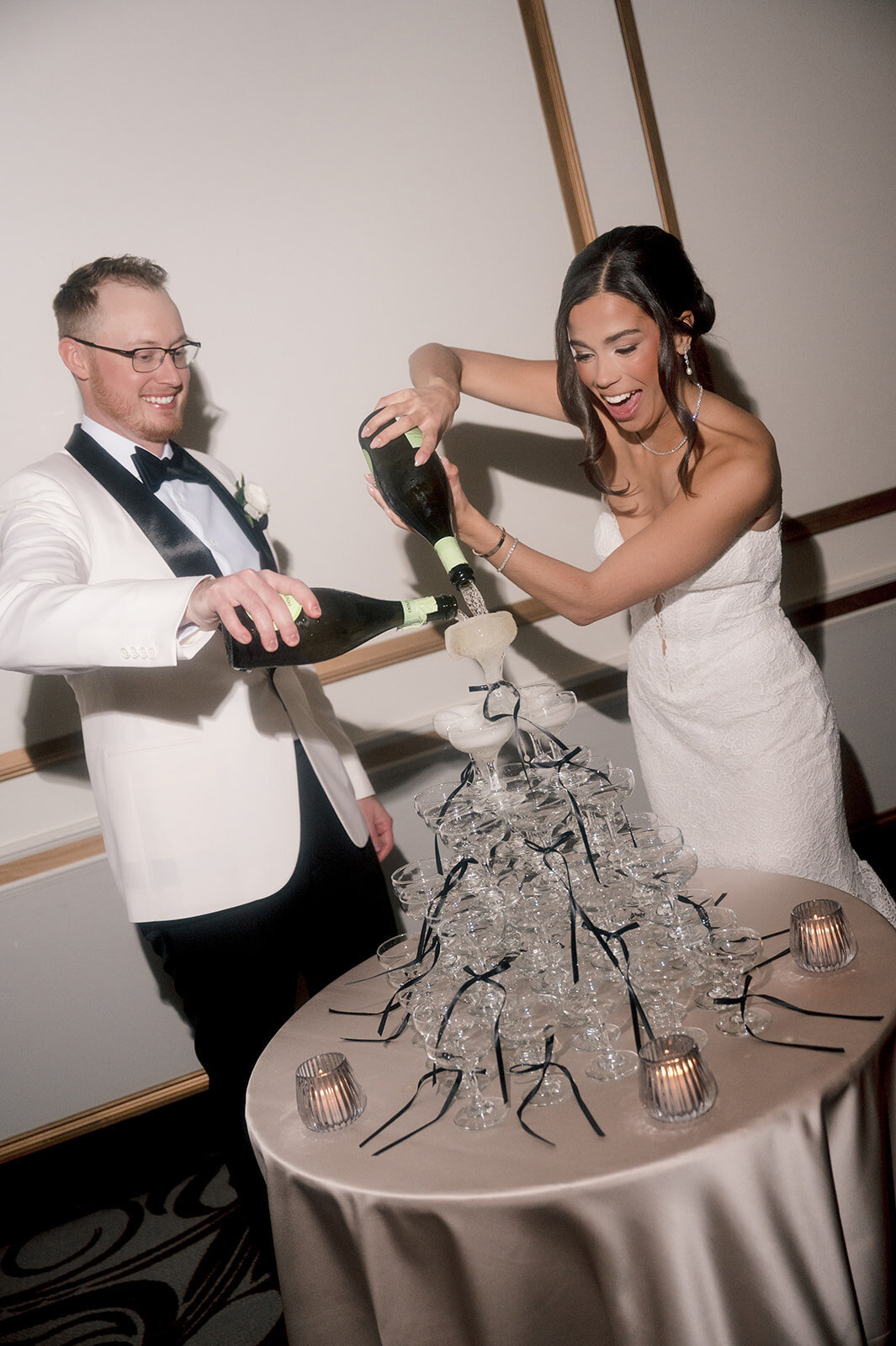 winter-wedding-bow-details-at-boston-park-plaza